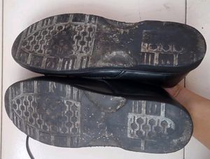 Khadim&#39;s Black School Shoes