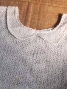 Pretty White Top 🤍