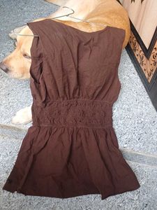 Brown V-Neck Sleeveless Top