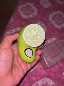 Himalaya Face Massager Works W 2small Batteries