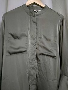 H&amp;M Satin Button-Down Shirt 💚