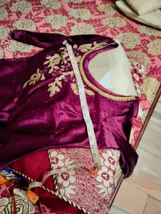 Elegant Embroidered Kurti