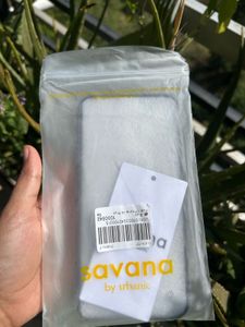 black iPhone 14 plus cover