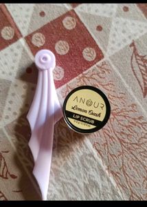 Anour Lemon Crush Lip Scrub With A Face Razor