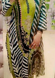 Daily Wear Pakistani 3 Pc Suit