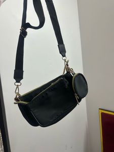 black cross body adjustable bag