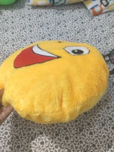 A round cushion for baby
