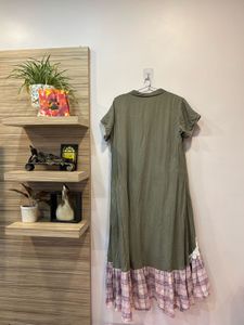 Elegant Olive Green Dress with Ruffled Hem
