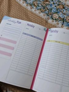 6 MONTHS UNDATED STUDY PLANNER / TRACKER / JOURNAL