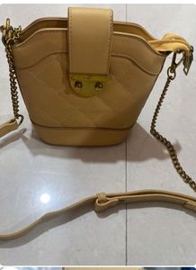 🎉Sale🎉 Stylish Sling bag+ Free Earings