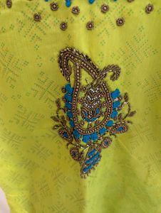 Stiched Kurta With Shawl