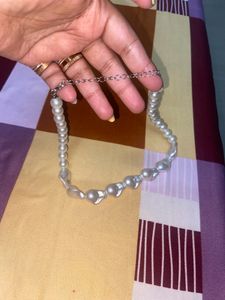 Authentic Elegant  Trendy Rich Pearls Necklace