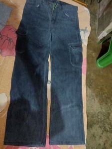 Stylish Women&#39;s Cargo Jeans