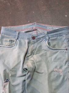 I am offering a very well made perfect jeans ver