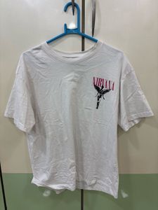 White Graphic Print T-shirt