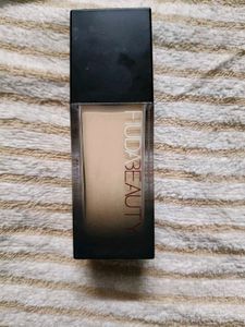 Huda Beauty Foundation