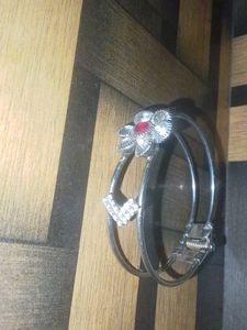 Silver Tone Floral Bangle