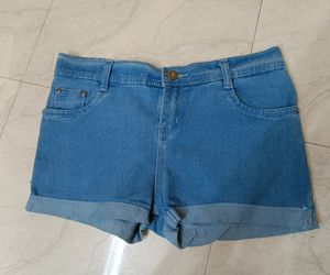 Denim shorts - Women