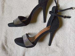 Black Model-Pencil Heel