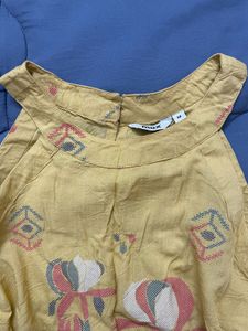 Max Mustard Sleeveless Top With Styled Back