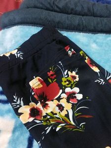 It&#39;s a Printed New Navy Coloured Jegging