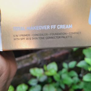 Total Makeover Foundation Cream Pallet ( Foundatio