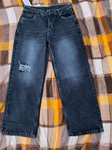 Distressed Wide Leg Jeans