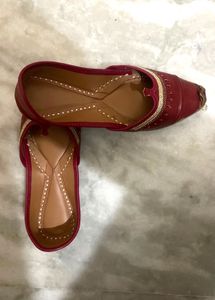 Maroon Ethnic Jutti