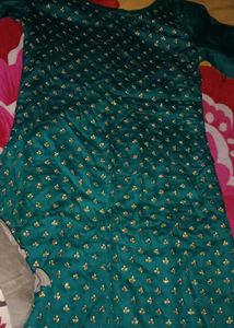 New With Teg A Very Beautiful suit