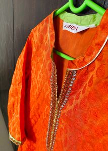 Embroidered straight kurta