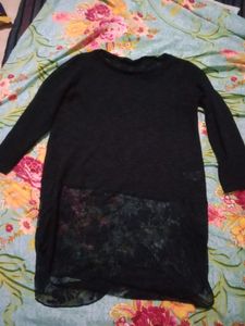 black wollen top  half net