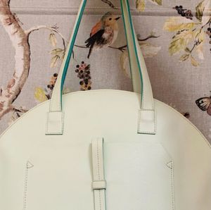 Sturdy Round Tote Bag - Mint Green