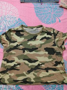 Camo Print T-Shirt (XL) Short top