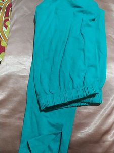 Trends Kurta &amp; Teal Leggings