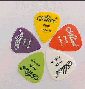 GUITAR PICKS SET OF 5