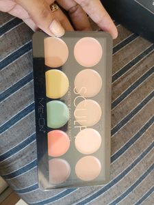 Brand New Me-on Sculpt corrector & Contour Plette