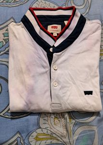 Branded t shirt for man.