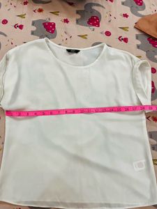 White Top - Casual &amp; Stylish