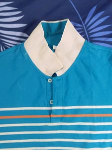 Mens Tshirt . Very Good Condition, Very Minor Stains As In Pic 5 And 6
