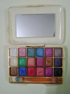 FREE 🚚 Combo Of 5 - Makeup Bundle