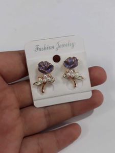 Floral Stud Earrings- BRAND NEW 🌟