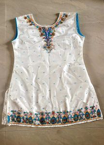 Embroidered Sleeveless Kurti