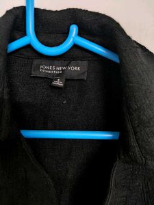 Chic Black Texture 3/4 Sleeve Blazer in small size