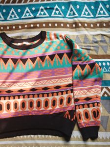 Crop Top Swetar Used But In Good Condition