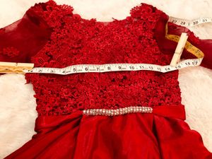 RED   ELAGENT GOWN
