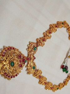 A Beautiful Traditional Neclace