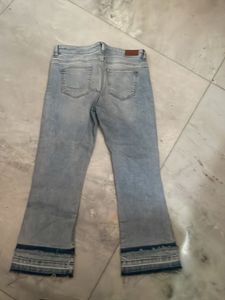 Zara Ripped Jeans 👖