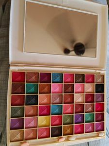Bella Keen 48 Color Eyeshadow Palette