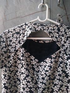 NUON back cut crop top