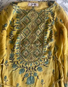 Beautiful Kurta Set With A Unique Pattern and Cut